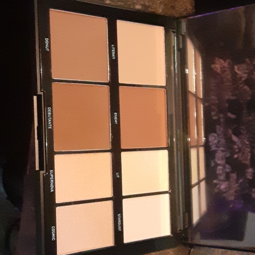 8 L Morphe illuminateur palette